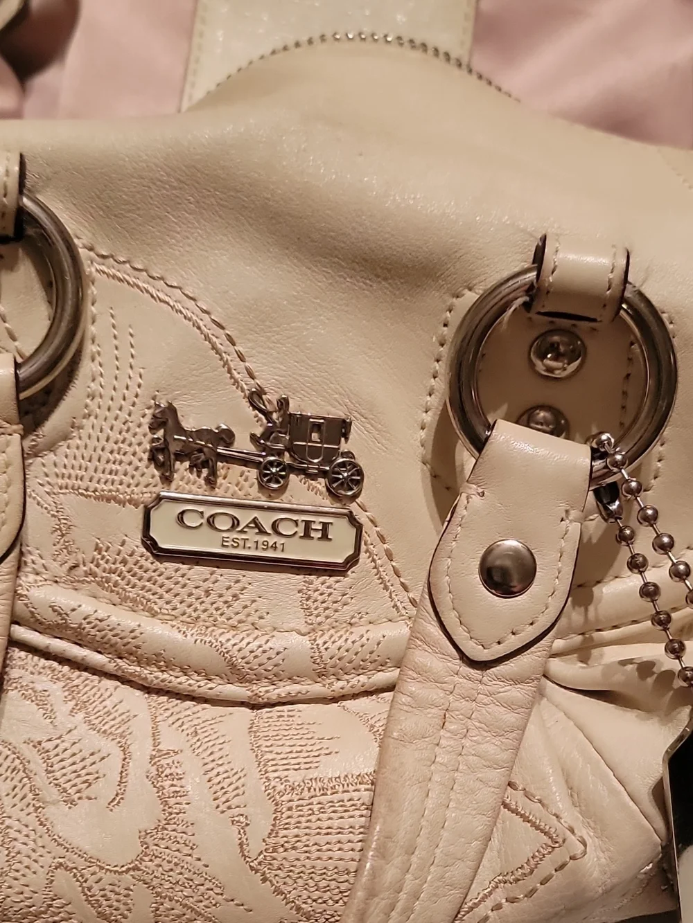 COACH Cream Leather Shoulder Bag with Signature Horse-and-Carriage Emblem